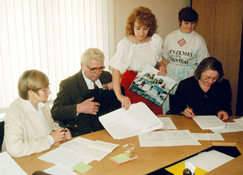 VELES.JPG (32937 BYTES)