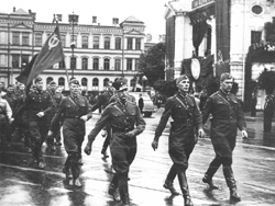 A2.JPG (33338 BYTES)