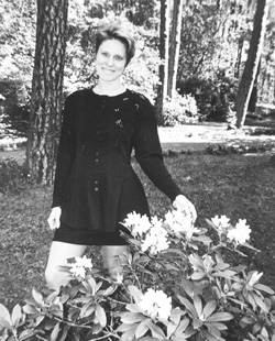 J8.JPG (53407 BYTES)