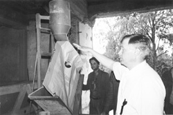 ZE2.JPG (21766 BYTES)