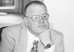 V1.JPG (14809 BYTES)