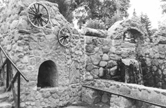 C13.JPG (28386 BYTES)