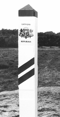 STAPS1.JPG (30181 BYTES)