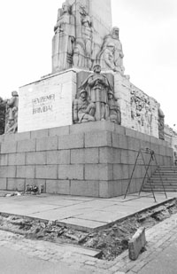 P4.JPG (19212 BYTES)