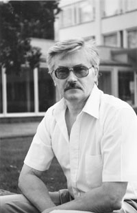 J2.JPG (16303 BYTES)