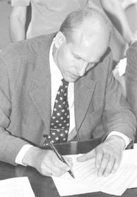 VB.JPG (15779 BYTES)