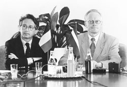 B1.JPG (17568 BYTES)