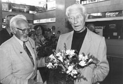 E2.JPG (18509 BYTES)