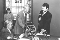 B237-6.JPG (15909 BYTES)