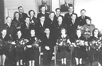 NIK-18.JPG (33849 BYTES)