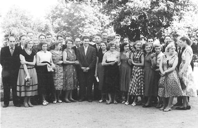 NIK-25.JPG (39773 BYTES)