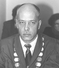 J4.JPG (13567 BYTES)