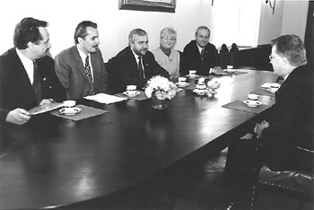 UL2.JPG (20708 BYTES)