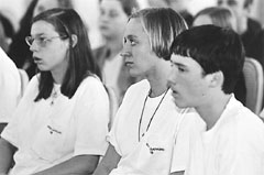 U2.JPG (13906 BYTES)