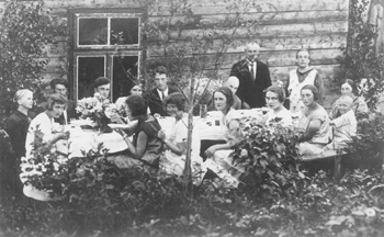 CAKS99.JPG (45013 BYTES)