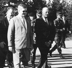 A2.JPG (27746 BYTES)