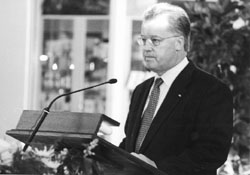 M2.JPG (14822 BYTES)