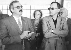 V1.JPG (22704 BYTES)