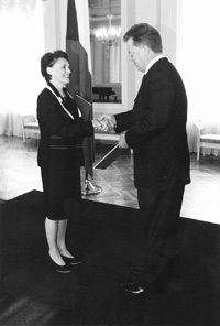 CH.JPG (19752 BYTES)