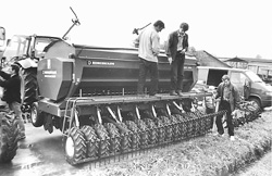 V32.JPG (26156 BYTES)