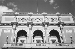 E3.JPG (23261 BYTES)