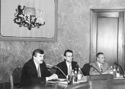 T1.JPG (24550 BYTES)