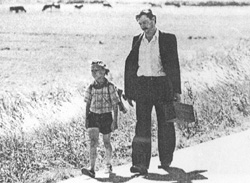 AR2.JPG (27052 BYTES)