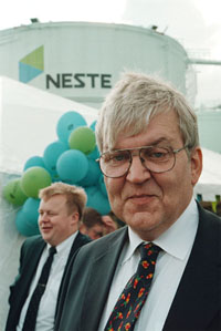 NESTE1.JPG (20608 BYTES)