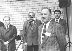 V28.JPG (26114 BYTES)