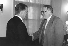 U1.JPG (15201 BYTES)