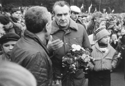 F7.JPG (24495 BYTES)