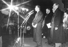 F12.JPG (15532 BYTES)