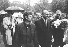 F4.JPG (17280 BYTES)