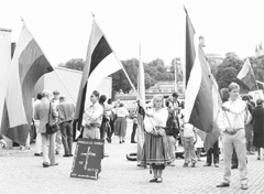 E10.JPG (21001 BYTES)