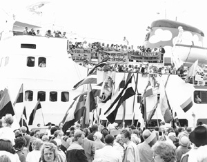 E9.JPG (35912 BYTES)