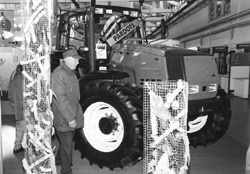 R2.JPG (27744 BYTES)