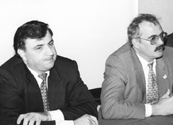 R4.JPG (19006 BYTES)