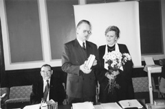 J1.JPG (18511 BYTES)