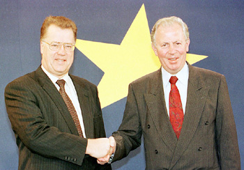 SANTER.JPG (49358 BYTES)