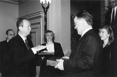 10.JPG (12016 BYTES)