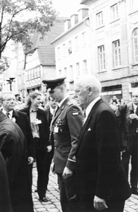 27.JPG (21480 BYTES)