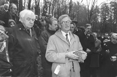 JA4.JPG (22488 BYTES)