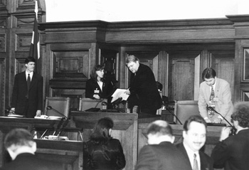 S3.JPG (33917 BYTES)