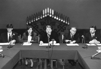 F1.JPG (31475 BYTES)