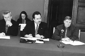 F2.JPG (23949 BYTES)