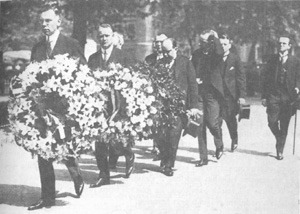 AR5.JPG (33618 BYTES)