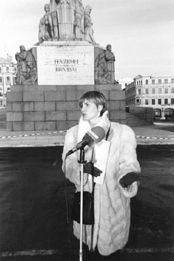 B2.JPG (24027 BYTES)