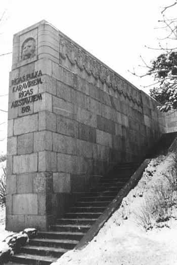 S2.JPG (46044 BYTES)