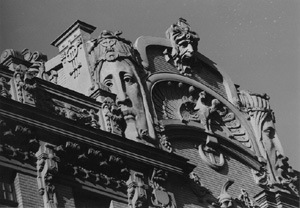 AKIS1.JPG (33299 BYTES)