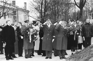 C7.JPG (37542 BYTES)